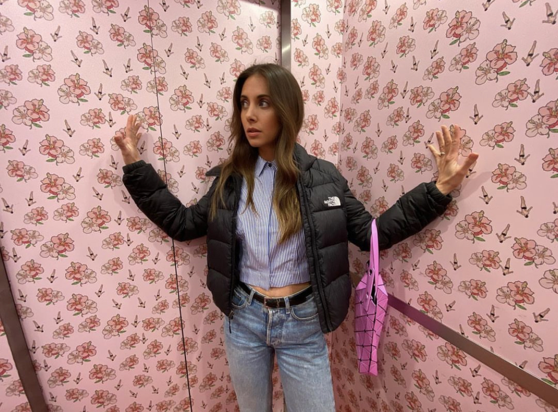 Alison Brie Source tweet media
