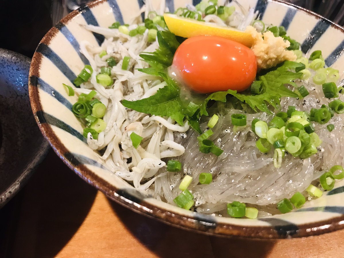 uosho0715's tweet photo. こんにちは🌸

魚翔 ランチです✨️
今週もありがとうございました🐟✨️

あいにくの天候ですが
この後11:30〜ランチ営業開始🌸

☆来週は月曜日が店舗のお休み日となりますので、
13日火曜日のランチ営業から予定となります✨️

本日も皆様の御来店お待ちしてます😊

良い週末をお過ごし下さい🐟♡ https://t.co/S2mGnFiS3M