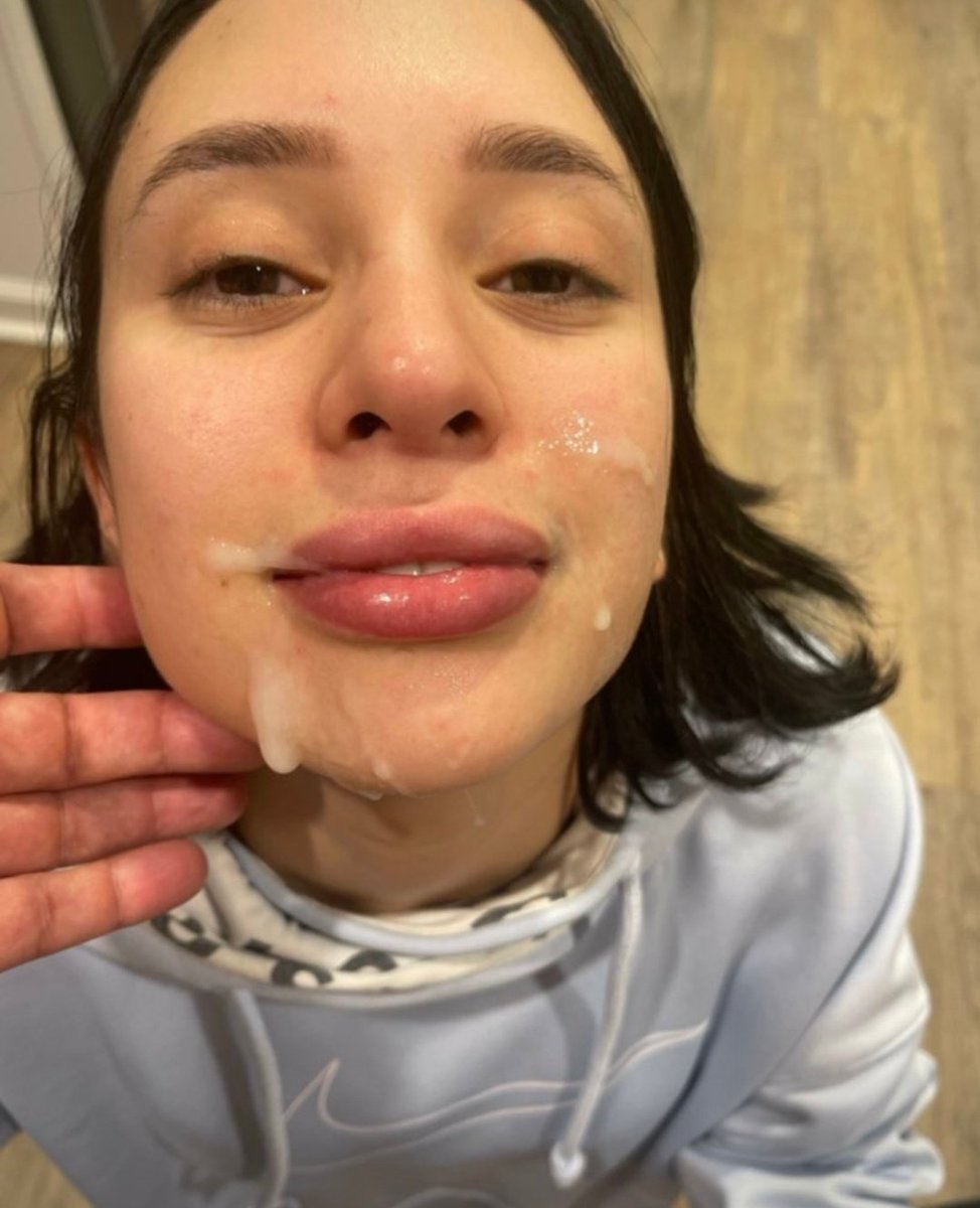 المقطع كامل و انا امص هنا🍭🔥👅
t.me/+-uVrg8bAcn44M…