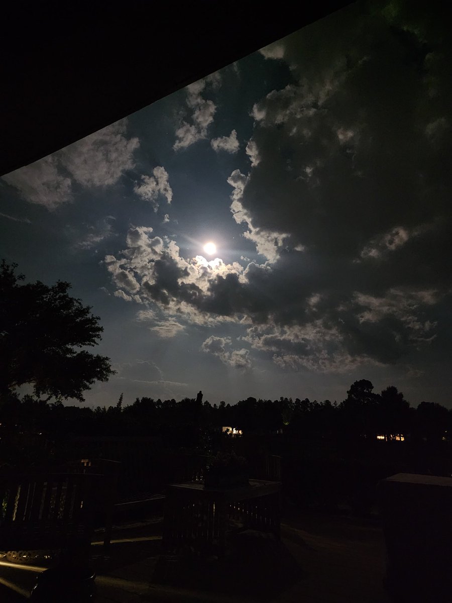 Good night, moon!🌙❤️🌚 #Good #night #goodnight #moon #bright #light #love #moonlight #moonlovers #Beautiful #clouds #sky #skylovers #skyphotography   #breathe #imagine #lifeisshort #lifeisbeautiful #liveyourbestlife #enjoythejourney #enjoythemoment