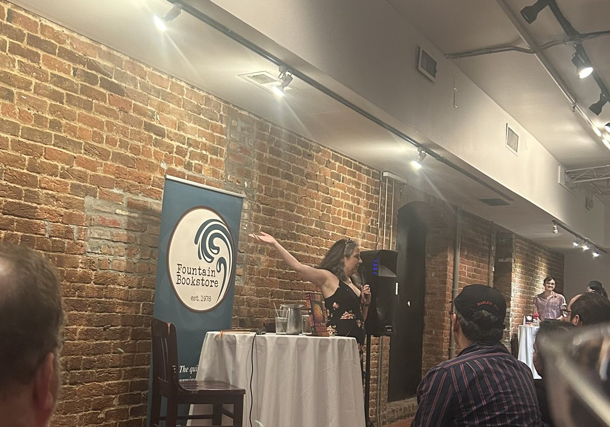 MMFinck's tweet image. Finally! I met fellow Virginian @blacklionking73! He is as relaxed and good-natured as his books are intense and important. Great night. Thank you, Kelly and @FountainBkstore! Fantastic Q&amp;amp;A! Also included @LRGiles sighting! :)