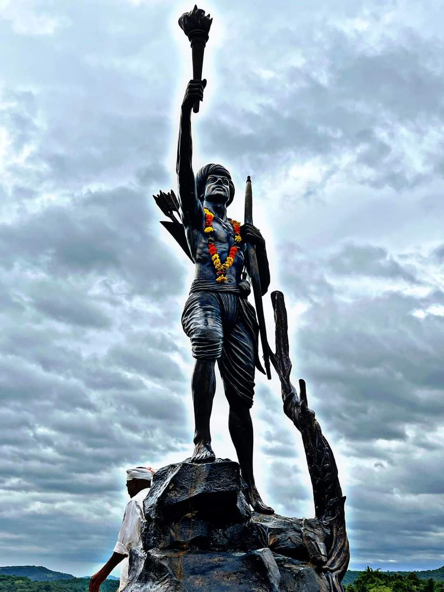 ajay_H_kanoje's tweet photo. जल, जंगल, जमीन और आदिवासियों के हक और अधिकार की लड़ाई लड़ने वाले धरती आबा क्रांतिसूर्य "बिरसा मुंडा जी" की शहादत दिवस पर उन्हें मेरा सादर नमन और जोहार उलगुलान।

#बिरसा_मुंडा_अमर_रहे https://t.co/CG5v6OJ58q