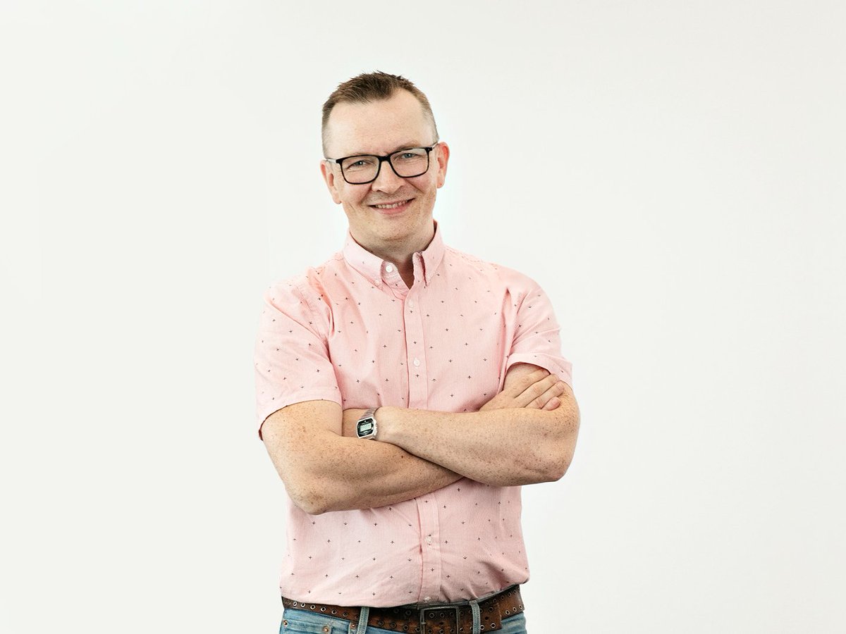 #Tekoäly'n yhdeksi tulevaisuuden käyttökohteeksi Erillisverkoissa <a href="/KauppinenAntti/">Antti Kauppinen</a>  näkee #metaverse'n, eli todelliseen maailmaan kytketyn virtuaalimaailman, jonka avulla voi esimerkiksi kouluttaa ihmisiä ja harjoitella tositilanteita. erillisverkot.fi/voisiko-tekoal…