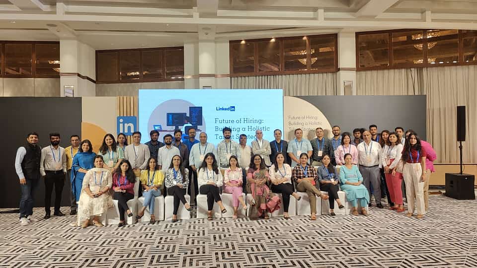 RinkuHThakkar's tweet photo. Thursday Evening was a great and fantastic time at the #linkedin Event.
Inspiring speakers, Valuable insight, and great Networking.
Thank you, @LinkedInIndia for Inviting us
#linkedinindia #netwokring #linkedin #learning #linkedinevents https://t.co/jv2ZktpUvz