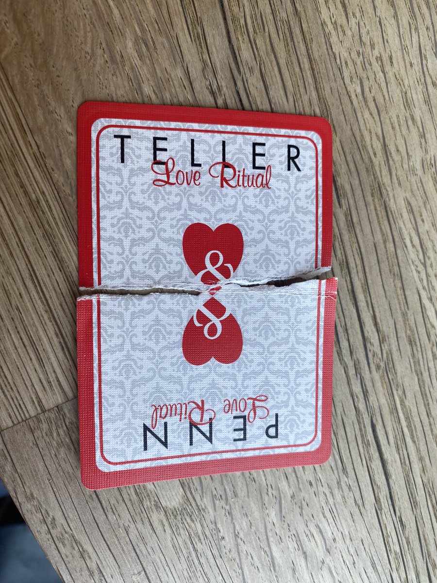 MagicStar33's tweet photo. @MrTeller &amp; @pennjillette 
Gratitude for a great show at @O2ApolloManc on Monday 
After the year I had it made up for everything to see you both live. 
What did I do wrong on the audience trick? I followed all the actions and it worked for my siblings 😂 maybe opposites attract? https://t.co/F3HCd9e4BL