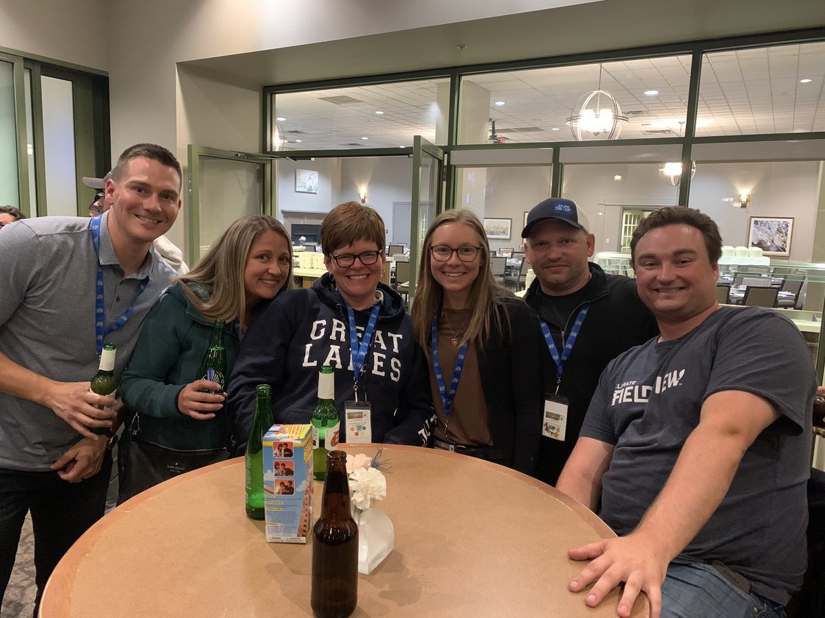 LornaMcKercher's tweet photo. Spent last two days with the most amazing Ag banking team in Ontario!! #RBCAg https://t.co/qzCOlLO6DC