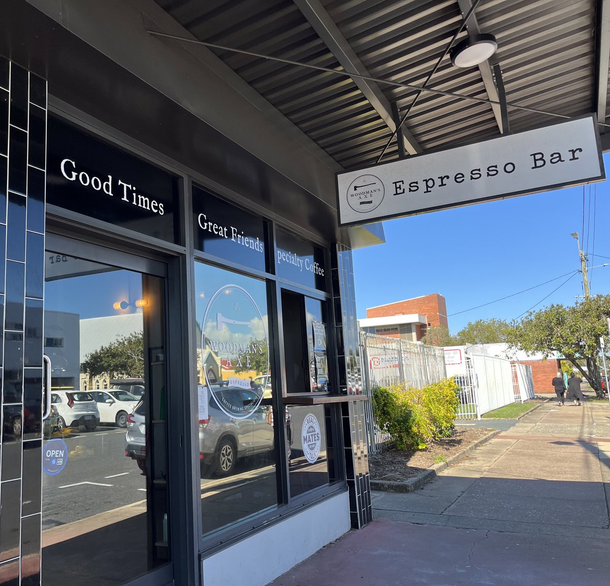 MVEG001's tweet photo. Finally! 🤩 I’ve found Melbourne-quality coffee in NQ. ☕️🎉 I confess, I am a bit of a coffee-snob, so I’m really excited and happy to find this spot! 😍 Be sure to check out Woodman’s Axe Cafe, Gregory St, Mackay #AxilRoasters #OnFacebook #TotallyPerfect ☕️ https://t.co/KDph6EU2E9