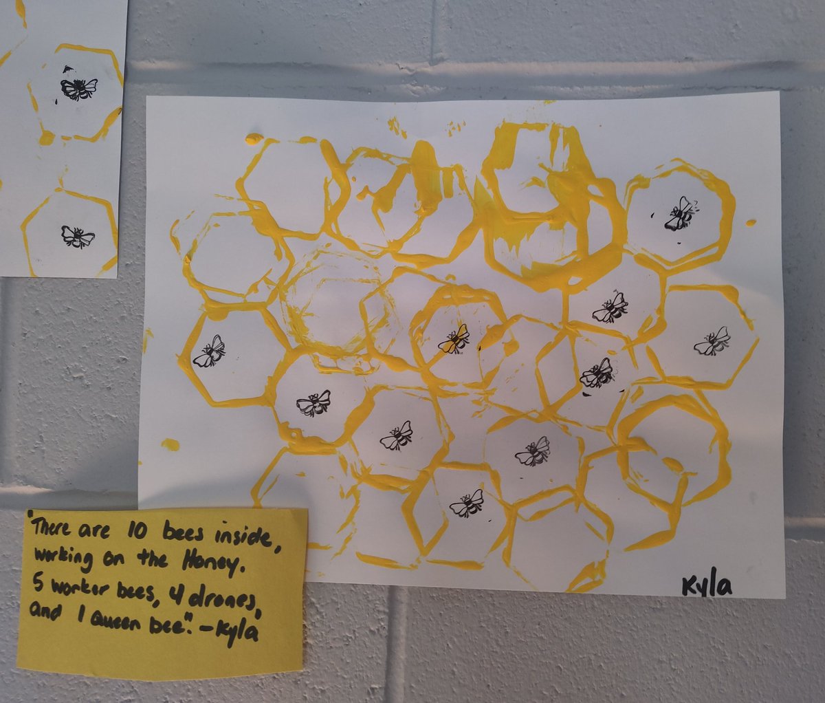 MsTracyTeach's tweet photo. Children can represent their thinking in 100s of ways.  Look at how this student used art to demonstrate her knowledge of decomposing the number 10! https://t.co/bwxKSYTX7b