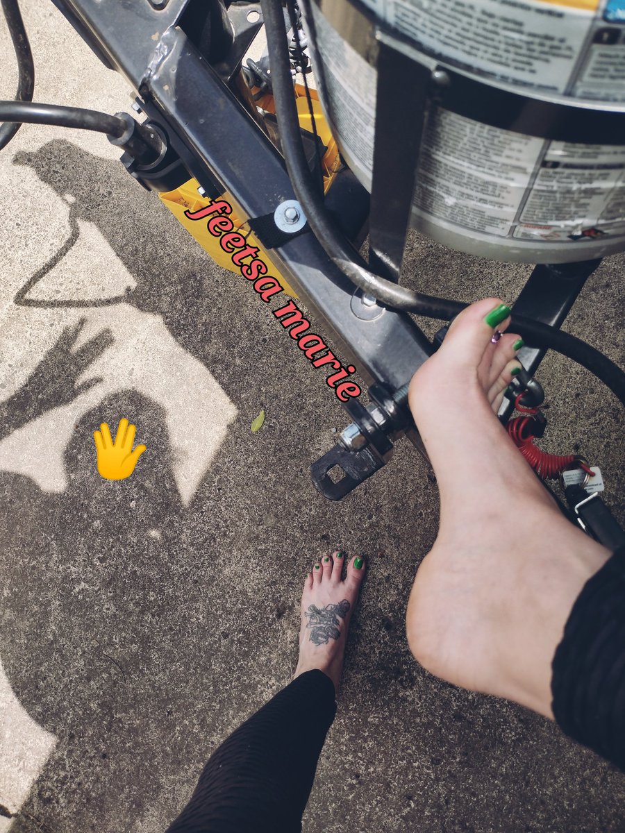 Cleaning up outside my trailer the other day 🖖

barefoot feet outdoors propane livelongandprosper