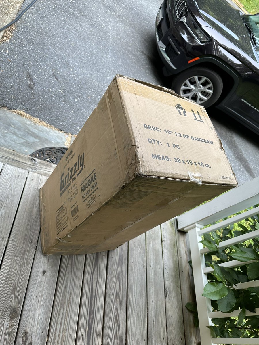 VikingValour's tweet photo. Huge shutout to my streaming family and community for coming together to buy me the bandsaw for my workshop. Eternally grateful https://t.co/ZkQnevDvfw