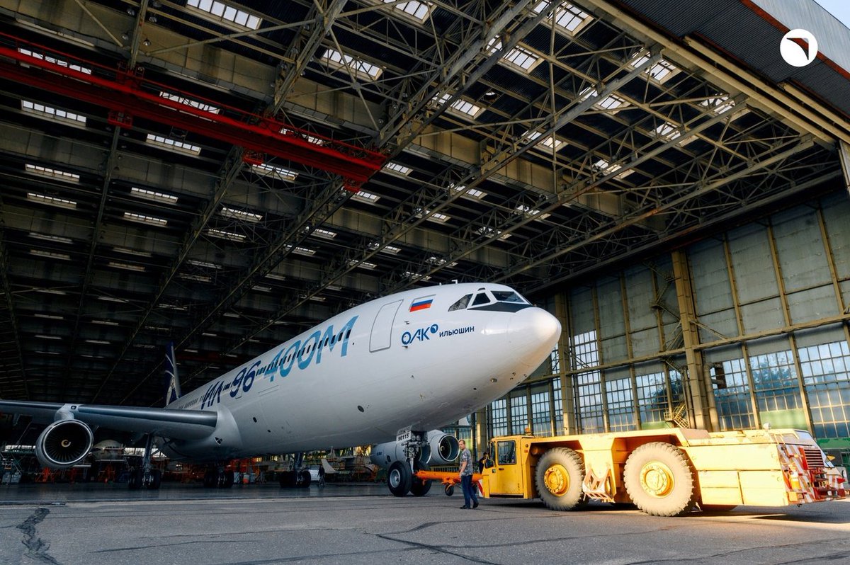 indoflyer's tweet photo. Ilyushin Il-96-400M diluncurkan Rusia. Pesawat ini diproyeksi sebagai kompetitor A350 dan B 777, serta mengurangi ketergantungan dari pesawat produksi barat. https://t.co/qoz20ksBqL