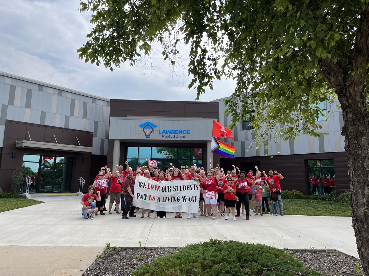 PALLocal6400's tweet photo. We are happy to announce all of the wins we made as a union tonight in bargaining! Our biggest one being all classified staff with receive AT LEAST a $2.12 raise to their current pay! More details coming soon!

#whenwefightwewin #communicationworkersofamerica https://t.co/7ztp7HQkc3
