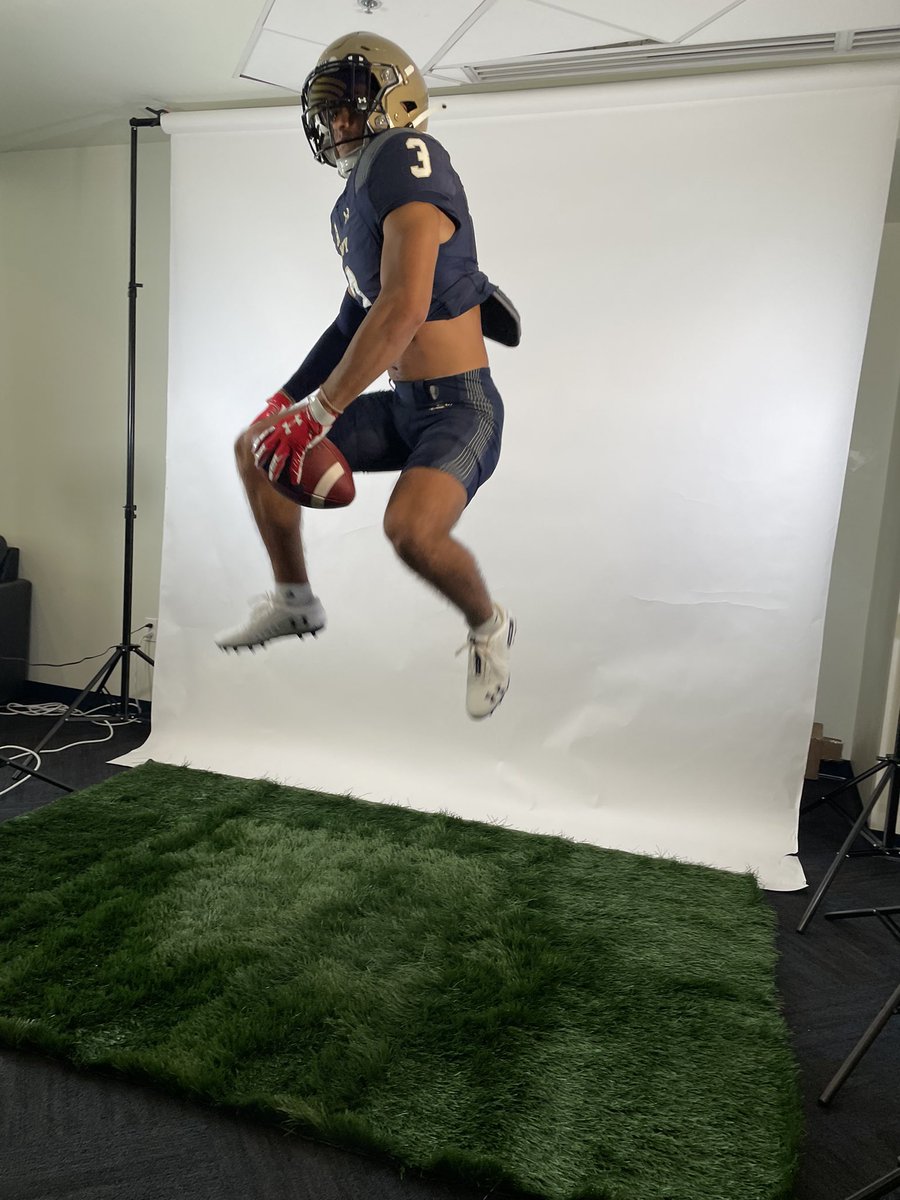 Thanks <a href="/NavyFB/">Navy Football</a> for a great visit! Enjoyed getting to see the history of the school and meet the coaching staff. <a href="/JesuitTigers_FB/">Jesuit Tigers Football</a> <a href="/CoachWimberly/">Brent W.</a> <a href="/GrantChesnut/">🇺🇸Grant Chesnut</a>