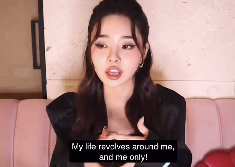 annoyingaria's tweet image. I love this mindset.

I woke up today telling myself in the mirror that I AM that girl. 

Being overly considerate is such a scam really... life is too short. No one's going to care about you more than you can care for yourself! 

I'm running wild 🏃‍♀️

HAPPY IS FOR ME TO DEFINE!