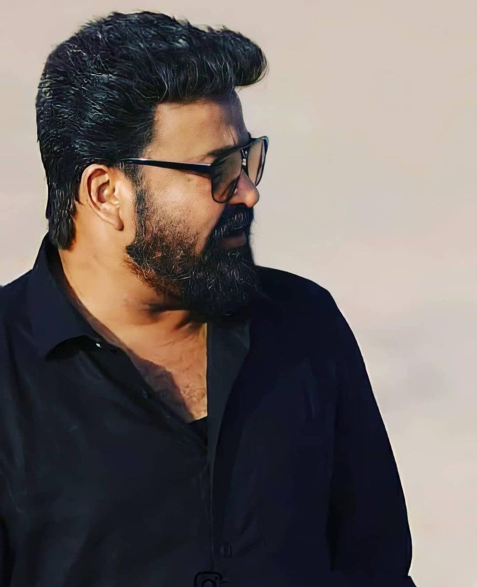 Upcoming @Mohanlal movies tentative release plans -

#MalaikottaiVaaliban  - Xmas 2023
#Barroz - March 2024 (Summer release)
#RamPart1 - Eid 2024

Three festival releases...! Only one release in this year..!!