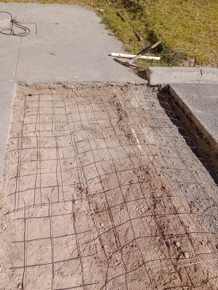 OEBAJIO's tweet photo. Instalación de Plachita de Concreto en Planta Industrial de #GTO #OEB https://t.co/Wx23g83vBr