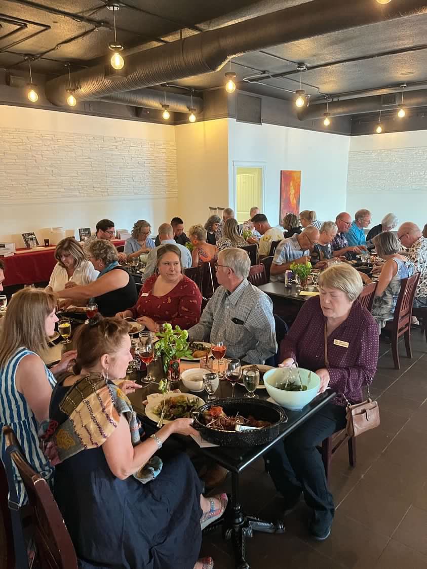 MuseumFriend's tweet photo. Our hearts and bellies are full after a wonderful evening with Karen Anderson and all our friends who joined us at Culina Mcauley for our Dining with Authors event! We loved seeing you all there 🤍 https://t.co/21e1xih1Dk