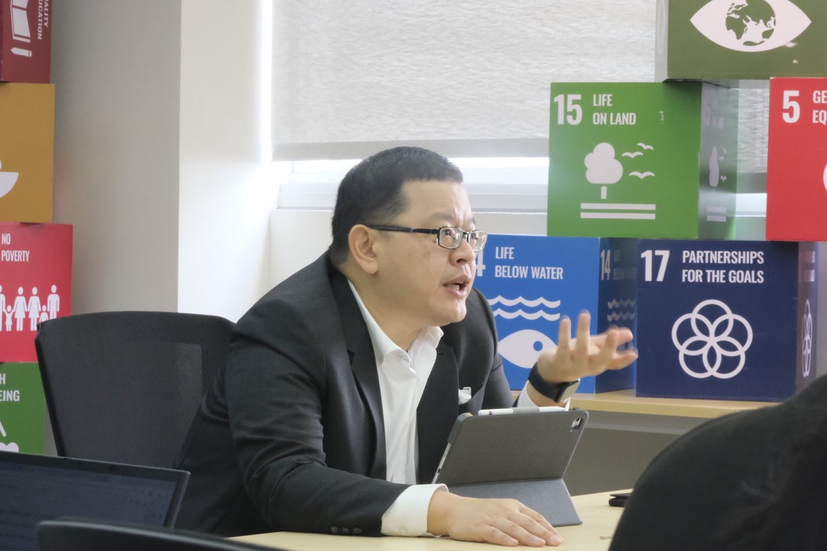 UNDPPH's tweet image. 📢 We had a fruitful meeting with @SEC_Philippines  Commissioner Kelvin Lester Lee! 🎉 

🌐 With support from the Government of Canada 🇨🇦, we are helping the Philippine govt 🇵🇭 address the immense #climatefinancing gap in the country. 

#SustainableFinance #PartnershipfortheGoals