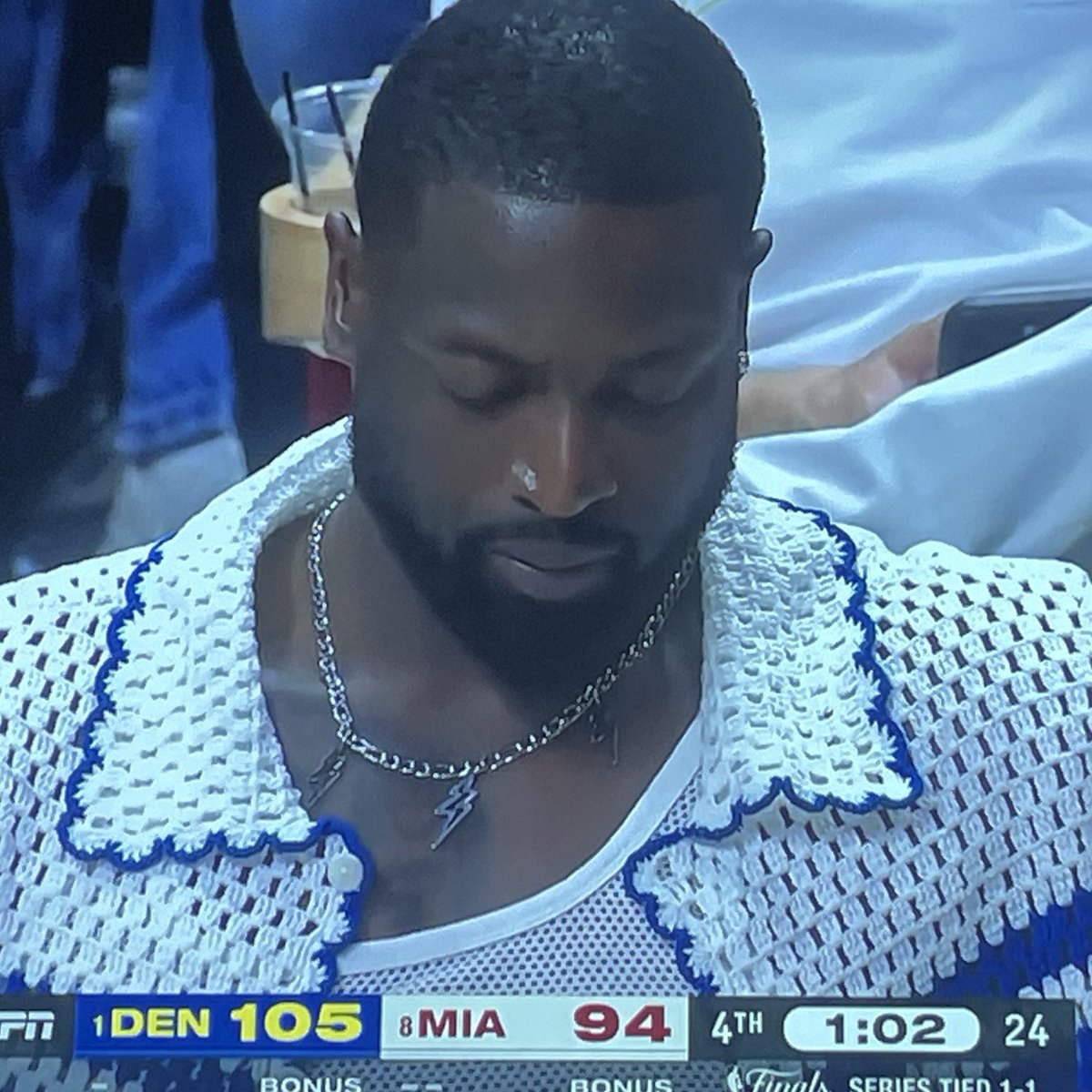 Last night in Westchester, an abuela watched her crochet work make national television. 

Never give up on your dreams 🌟 <a href="/DwyaneWade/">DWade</a> <a href="/MiamiHEAT/">Miami HEAT</a>