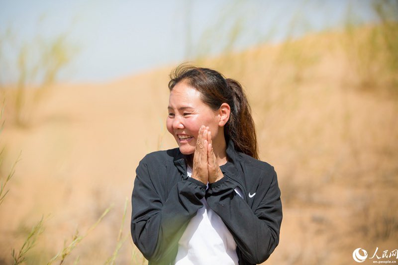 It's largely gone unnoticed on social media that #women in China's Gobi Desert are planting trees to turn the sand dunes into grassland. Meanwhile, Greta, a young woman who does nothing substantial to fight #ClimateCrisis , has been hailed as a hero by the West.

This is totally…