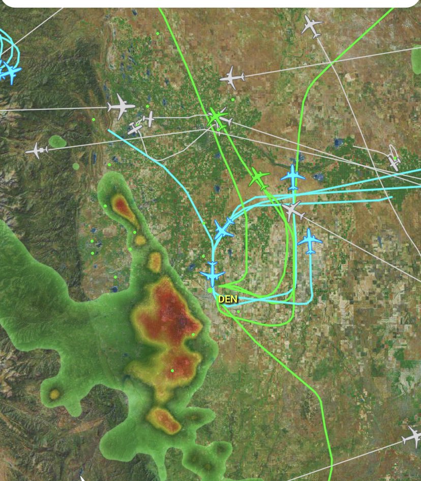 Just a few planes landing ⁦@DENAirport⁩ as storms about to rock DIA:

#9wx #COwx