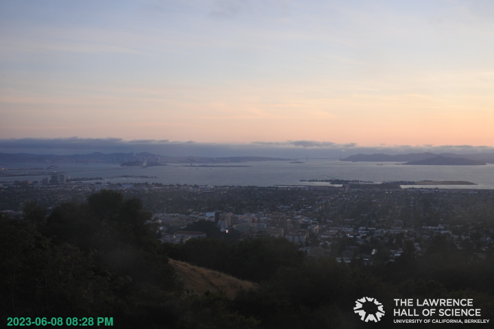 SFBayViewer's tweet image. San Francisco Bay as seen from The Lawrence Hall of Science
static.lawrencehallofscience.org/scienceview/sc…
