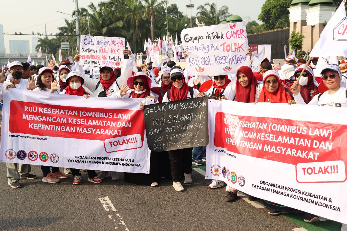 #StopPembahasanRUUKesehatan
<a href="/KemenkesRI/">Kementerian Kesehatan RI</a> <a href="/DPR_RI/">DPR RI</a>