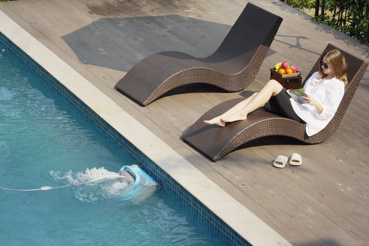 Poolmate_Robot's tweet image. Application or Control box? It&apos;s up to you. CHASING CM600 Robotic Pool Cleaner is intelligent and powerful. Grab your coffee and enjoy the Summer🏊‍♀️🏖 
#summer #pooltime #roboticcleaner #POOL