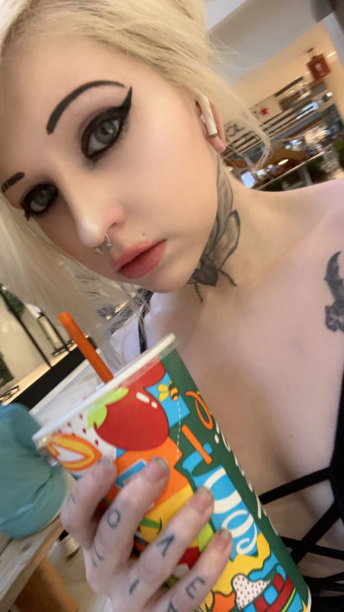 razzmatazz is the best flavor jamba juice and if you disagree you are wrong https://t.co/Nom1gVlI5N