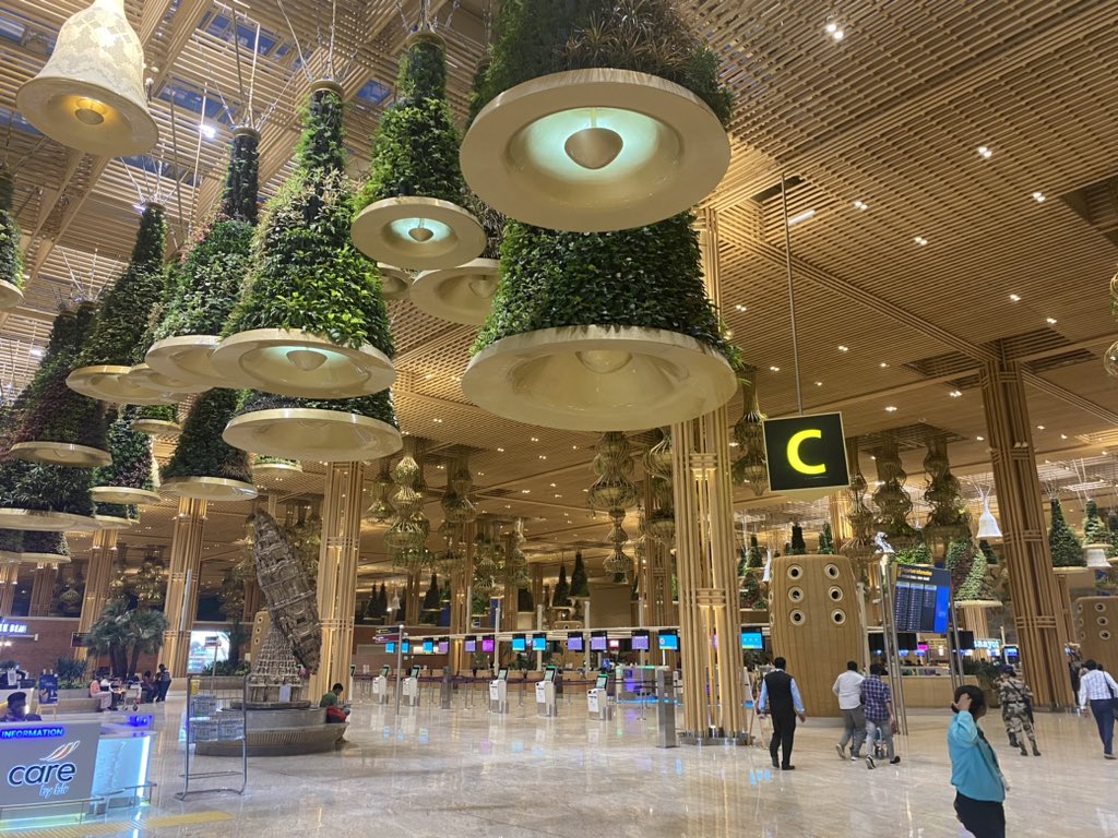 iRadhikaGupta's tweet photo. The new Bengaluru airport is stunning, and also seamless.  It feels like a being in an opulent indoor garden.  India is building some of the finest airports in the world, our airports especially compared to Western counterparts almost speak our growth story! https://t.co/5pmBL06AHb
