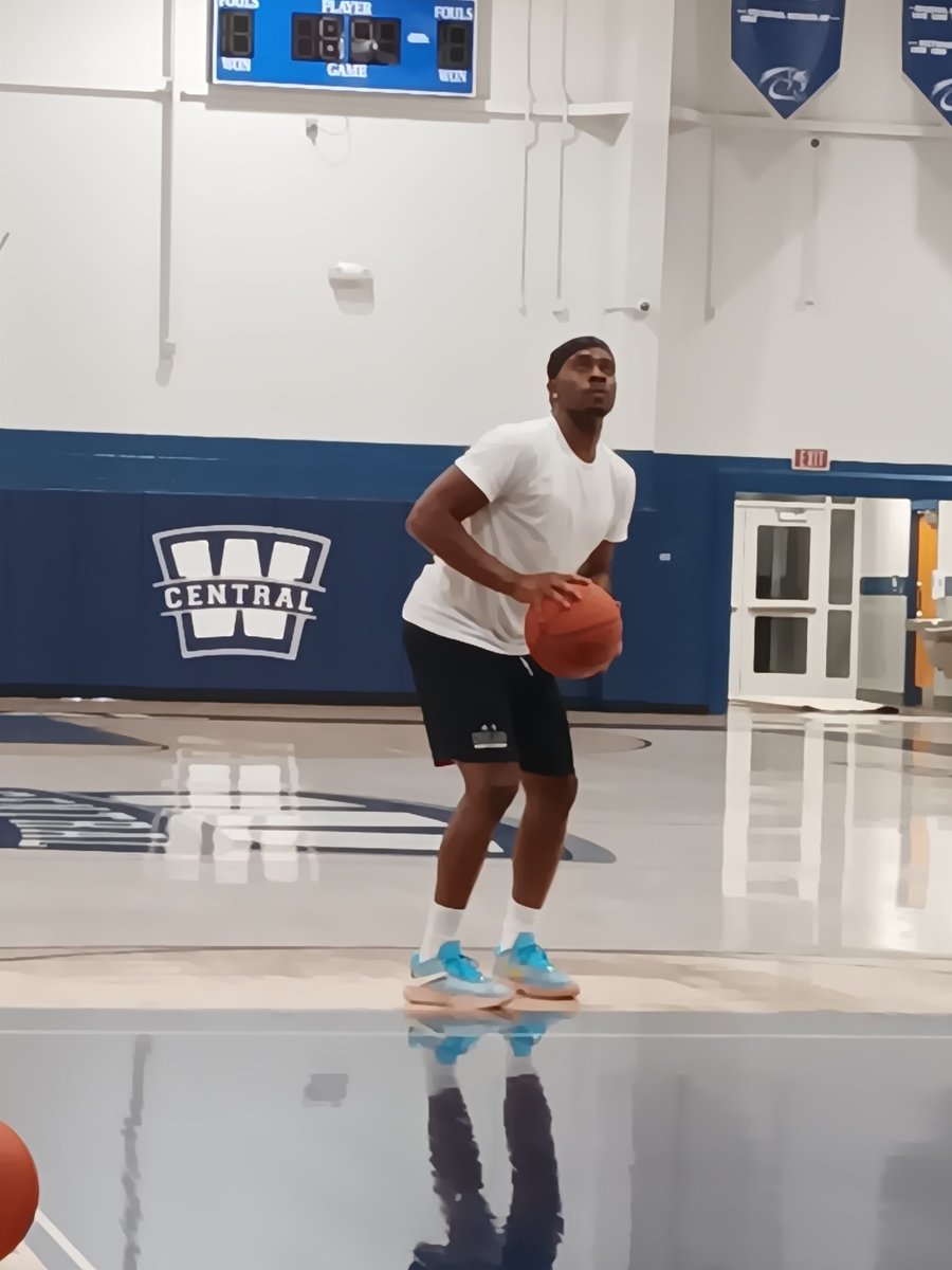 2 summer games and got better today. Once i got back son said he was in town and Could he workout. Guess what.... Most definitely anytime...that's what we do.. keep working.🏀💯♥️