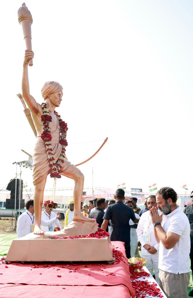 RahulGandhi's tweet photo. महान स्वतंत्रता सेनानी और आदिवासी समाज के श्रद्धेय जननायक, भगवान बिरसा मुंडा जी को उनकी पुण्यतिथि पर नमन।

उनका साहस और त्याग पूरे देश को अन्याय के विरूद्ध डट कर लड़ने की प्रेरणा देता रहेगा। https://t.co/SGp3lfTNho