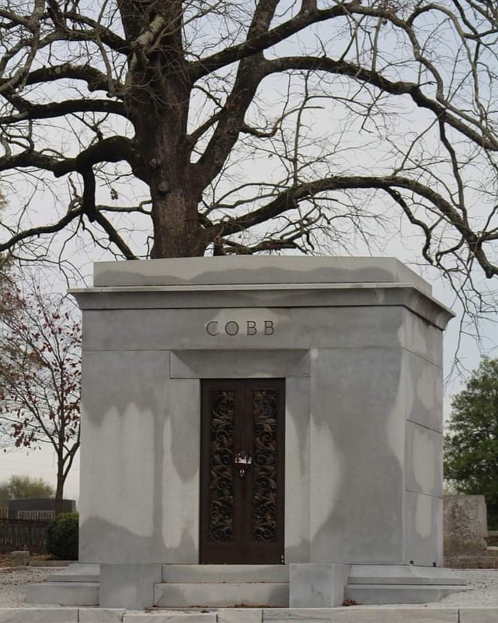 ⚜️ on Twitter "RT TownsUsa Royston, Population 2,988 Photos