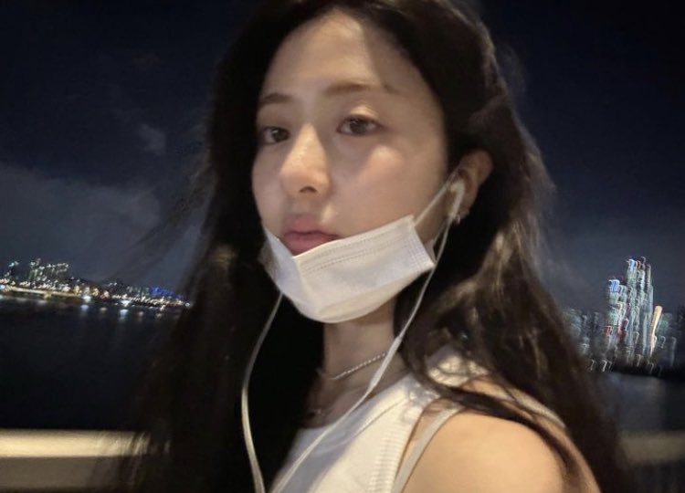 ก็ต้องฮอยุนจินแล้วมั้ย