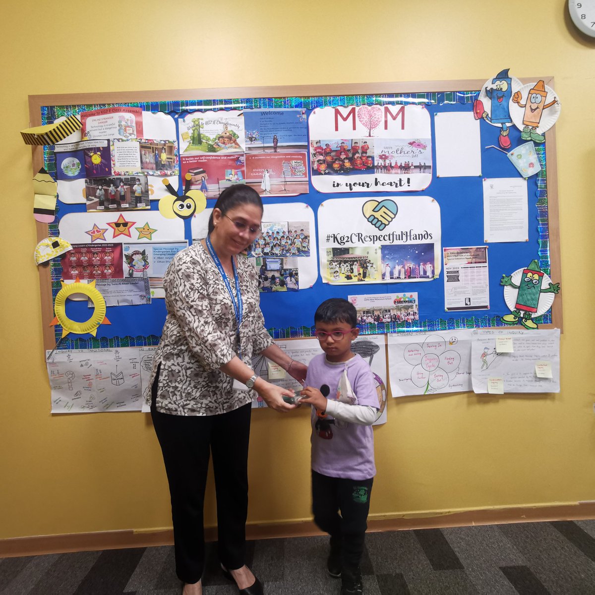 Monica_Paul1's tweet photo. Thank you Dhyey for participating in #COEIP #EWasteCollectionDrive helping to protect environment by responsibly disposing of electronic waste. @gemsnms_alkhail @MichelleVerghe1 @NMSKindergarten https://t.co/M0e3wDsbQC