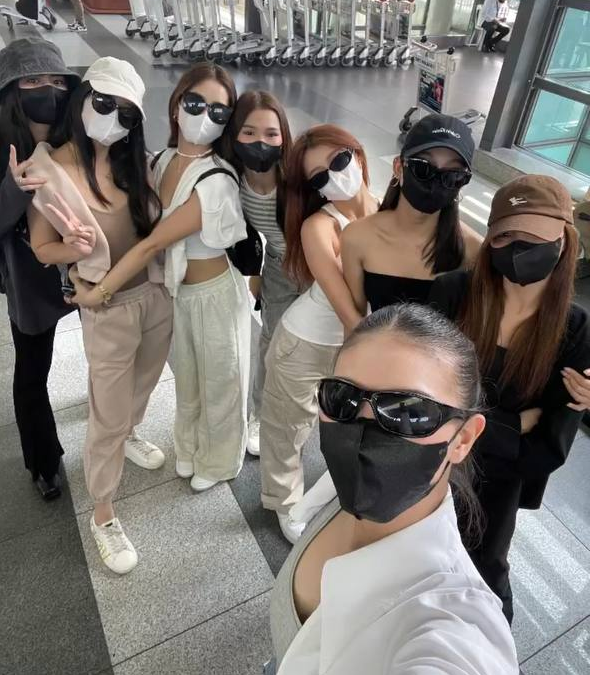 ppopwave's tweet photo. LOOK: #BINI and #BGYO share airport photos on Friday as they depart for Singapore. The sibling groups are set to perform on June 11 at the 'SPECTACLE! 2023: The Best of S-Pop &amp; P-Pop' at Esplanade Recital Studio. (📸: @BINI_ph &amp; @bgyo_ph)

More stories on https://t.co/ozPr5NKkoS https://t.co/zLZFlIzLpM