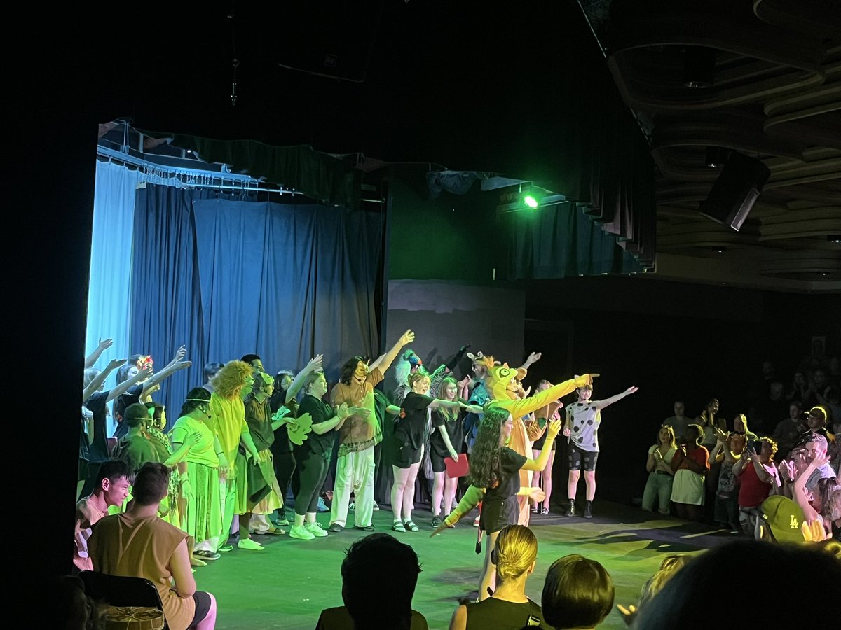 RiffelRoyals's tweet image. INCREDIBLE! The singing, the dancing, the love, the beauty. Bravo to the cast, crew and all teachers and staff who created such a beautiful show. #hakunamatata