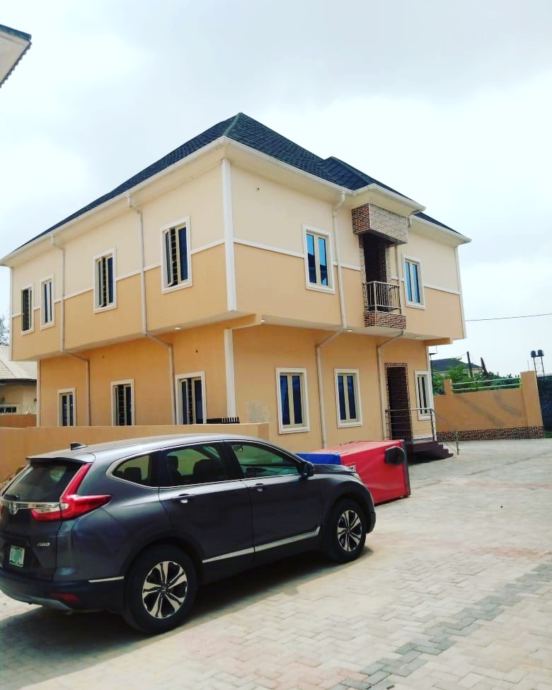 *For sale*

 4Bedroom Fully Detached Duplex, With BQ in a serene and secured environment
 *LOCATION:* inside an Estate, Mende
 Maryland LAGOS 
 *TITLE:* C of O.

 PRICE:#120m