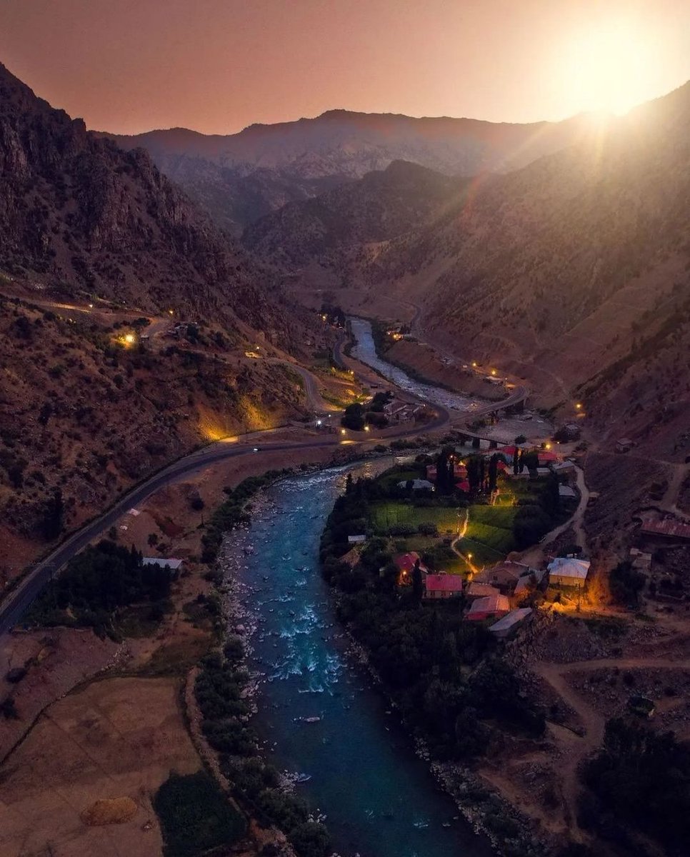 Good Morning. 🌞🌊⛰️🌄 Happy Friday and a great weekend...☀️💧🤎🕯️🌀📸 Hakkari @mehmetaltie 💡🏮🇹🇷 
#CoffeeTime  #Blessings
#FridayMotivaton  #Blessings #PeaceGood #Peace #StaySafe  
#goodmorning #Καλημέρα
#bonjour #FridayGoodmorning #GoodMorningEveryone  
#Buongiorno #BuenosDias