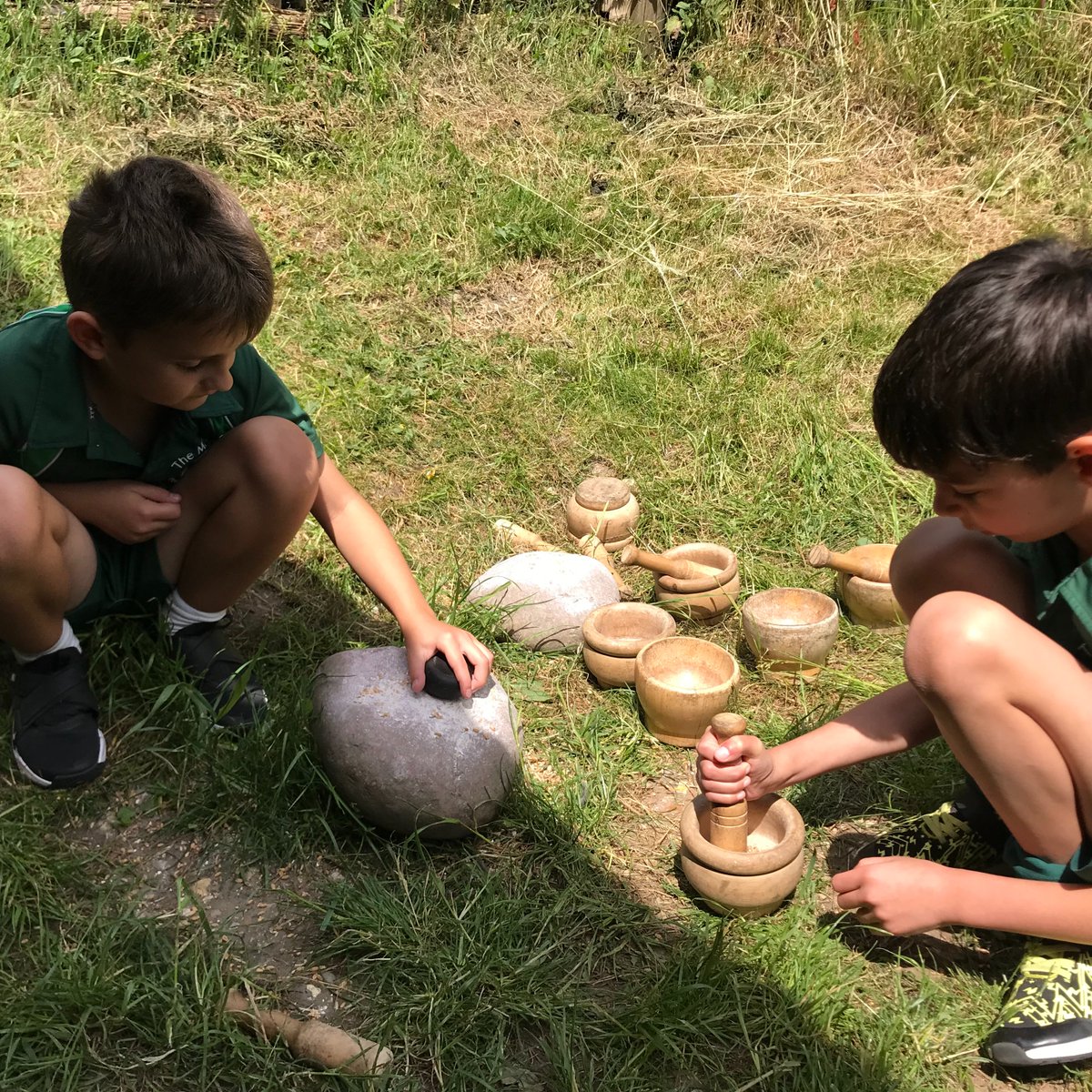 Y3Y4ManorPrep's tweet photo. Year 3 enjoyed an exciting trip to @Ufton_Court this week!
#ManorPrep #Abingdon #UftonCourt #Year3 #SchoolTrip #Outing #HandsonLearning @manorprep https://t.co/B20Ru09kOR