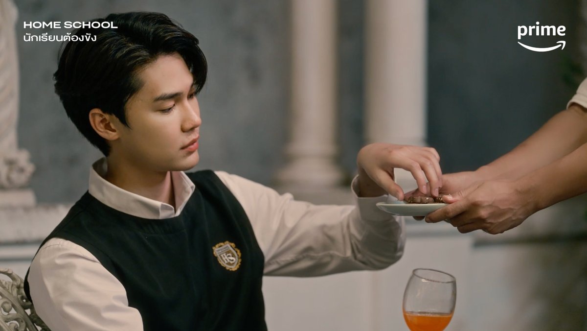 primevideoth's tweet photo. ให้คุกกี้พาคุณเข้าสู่ Home School เพียงคนละชิ้น แล้วคุณจะได้พบกับประสบการณ์แบบใหม่ ไหนใครอยากลองชิมคุกกี้ดูบ้าง… 🍪👩🏼‍🍳

#HomeSchoolSeriesEP1EP2 #HomeSchoolSeries #PrimeTH  @dew_jsu @Hirunkit_ @filmracha @janeeeyeh https://t.co/VzU1dmRpHh
