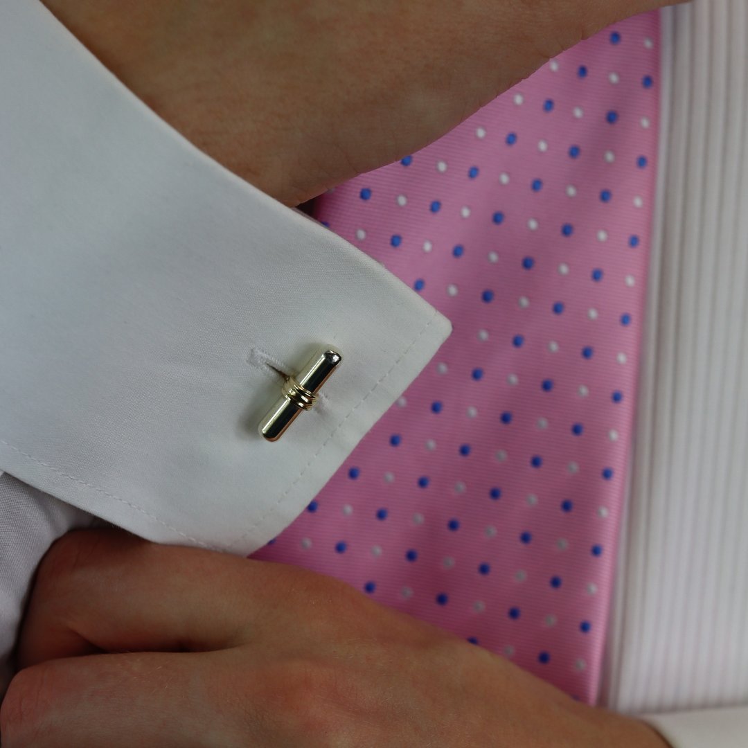 Our timeless gold and silver chained cufflinks are the perfect gift this Father's Day...

You can take a look at our gorgeous range of cufflinks online or at our MillStreet Oakham showroom!

CL1838
bit.ly/43rN8Hx

#heidikjeldsenltd #shopmillstreetoakham #finejewellery