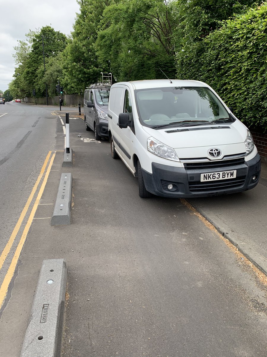 Love the cycle lanes on Heaton Road making it safer for young cyclists, except when vans are parked in them. Causing obstruction to the cycle path and creating potential for bikes and pedestrian accidents. @NewcastleCC @NewCycling @northumbriapol