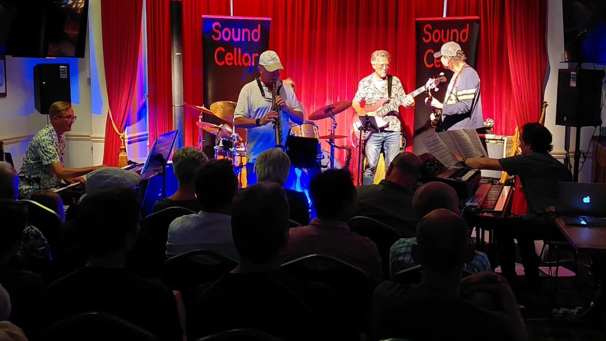 Packed to the rafters last night for PETE CASE & FRIENDS - our audience were given the 'full on' treatment by Pete, @Jasrebello @PaulStrangeboy @PatDavey001 @JezzaStace & #timfulker Next up 29th June the wonderful Wang / Luft / Fält Trio. Tix thru soundcellar.org