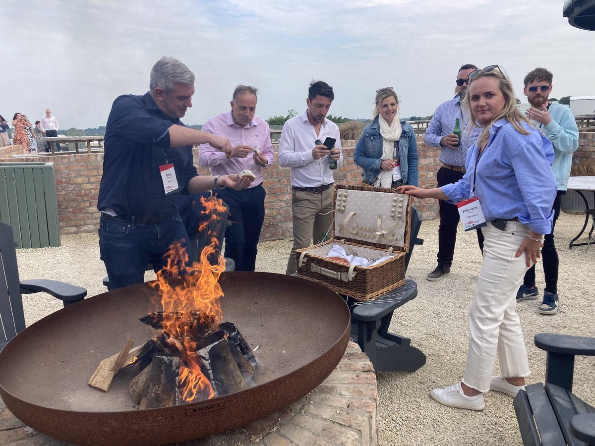 Meet in Ireland tweet media