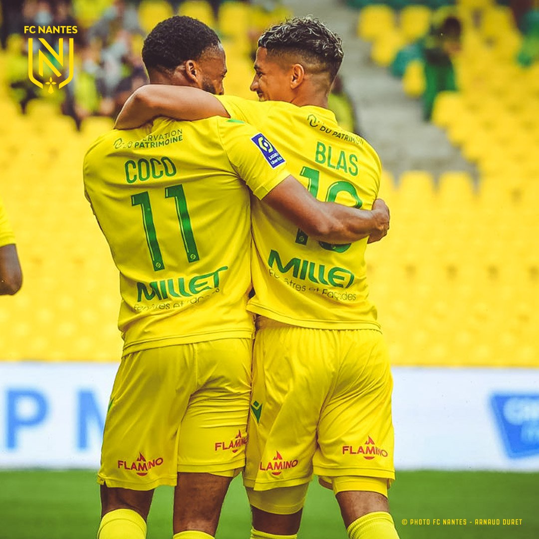 Selon L'Equipe, Ludovic Blas et Marcus Coco devraient quitter le FC Nantes. Le premier, lié au club jusqu'en 2024, va être vendu. Le second, en fin de contrat, ne devrait pas être conservé. Les deux joueurs, formés ensemble à Guingamp, étaient arrivés à l'été 2019.
(📸 @FCNantes)