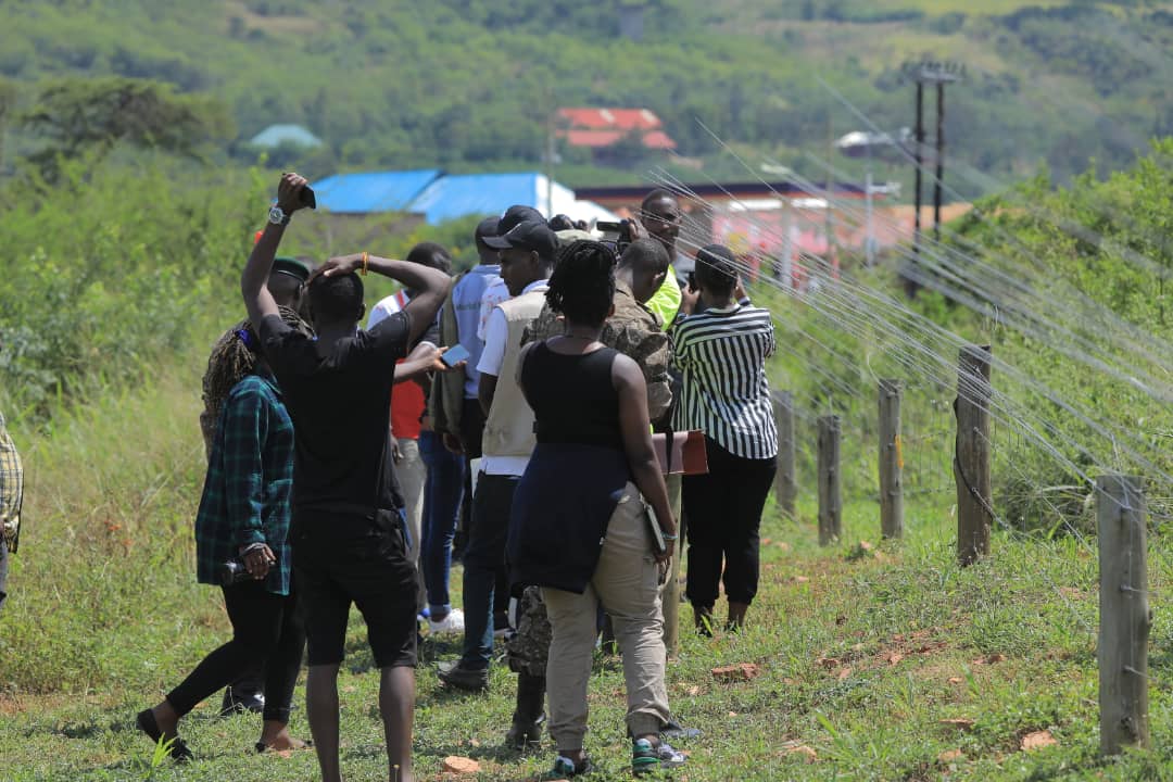 guguddetvuganda's tweet photo. UWA introduces new item on its products list dubbed experiencial tourism, where tourists gets to encounter the most fierce of the big five in action.

@NAMALEAGNES1 reports

#GuguddeTvUpdates #GuguddeTvUganda https://t.co/8YMj5Yzk4c