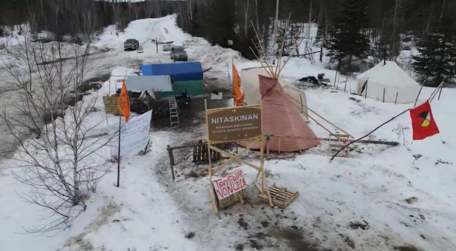 Indigenous land defenders have set up blockades on Innu Nitassinan territory (south of Lac Kénogami) and Atikamekw Nitaskinan territory (near Manawan and La Tuque) to protect their ancestral lands in Canada from destructive logging. More at pbicanada.org/2023/06/09/inn… #landdefenders