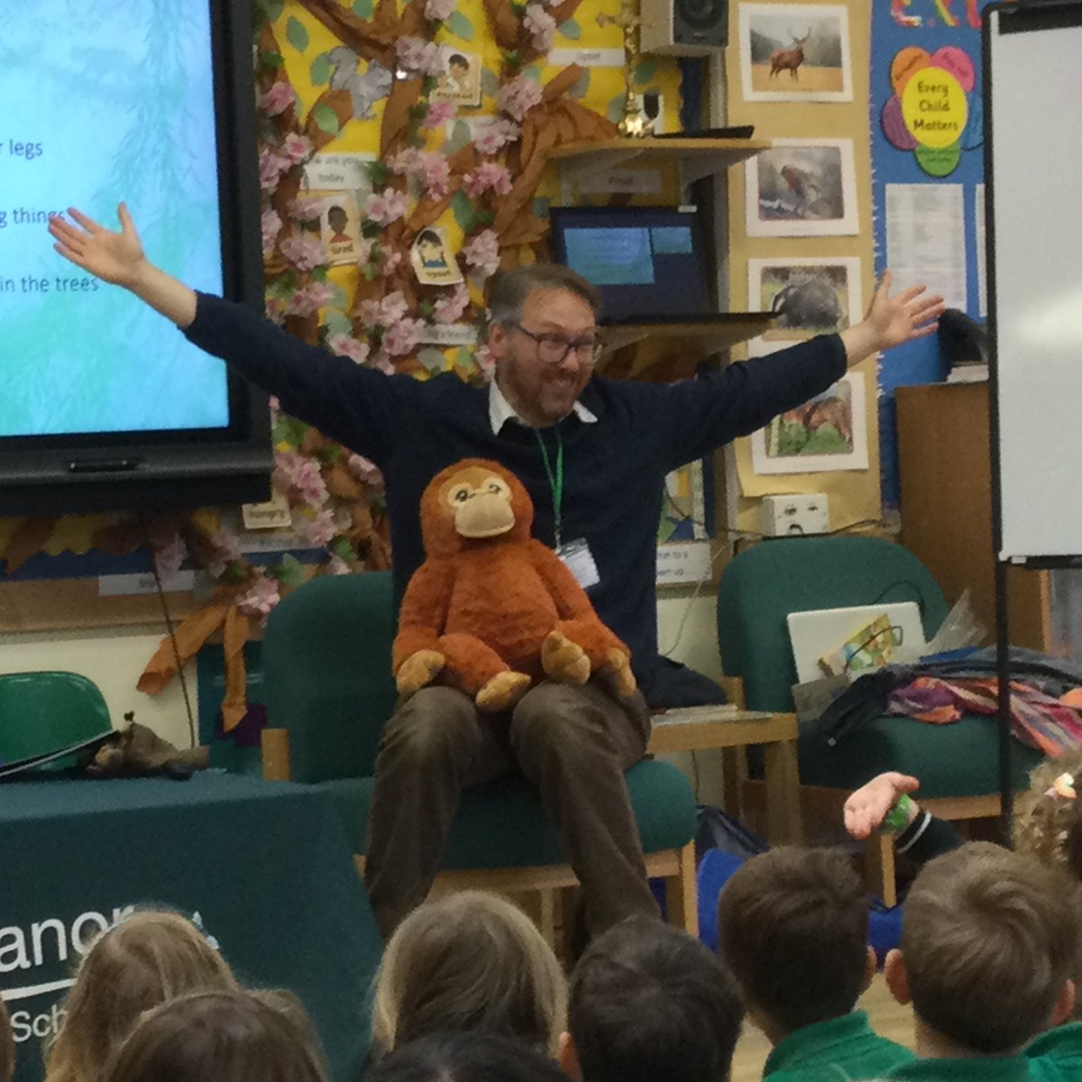 manorprep's tweet photo. A big THANK YOU to the illustrator and author, Sean Julian, who spoke to the Early Years and Pre-Prep children this week, they were enthralled by his talk and drawing skills!
@FTSwan @MostlyReading @Y1Y2ManorPrep @EYManorPrep @OUPPrimary
#Books #Reading #Illustrations #inspiring https://t.co/0dSVH0XExo