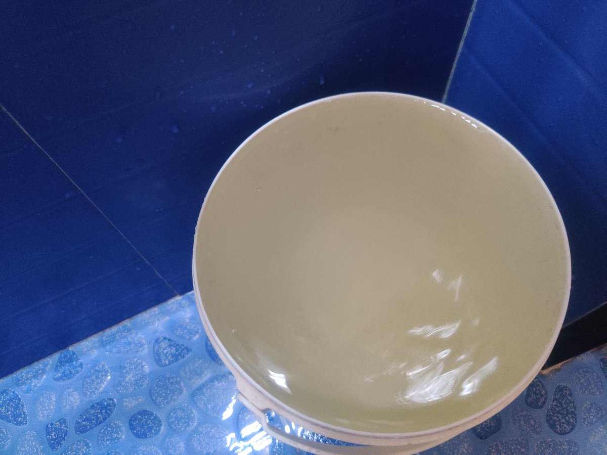 Hey @mybmc, This is the kind of water we have been drinking from the last 3 days, who will be responsible if someone falls ill, please look into this @mybmcWardKE.